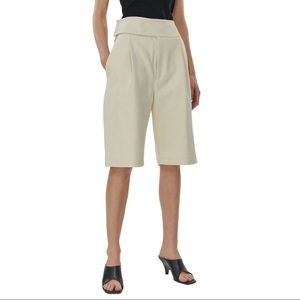 Totême Lombardy Shorts- Medium Eggshell